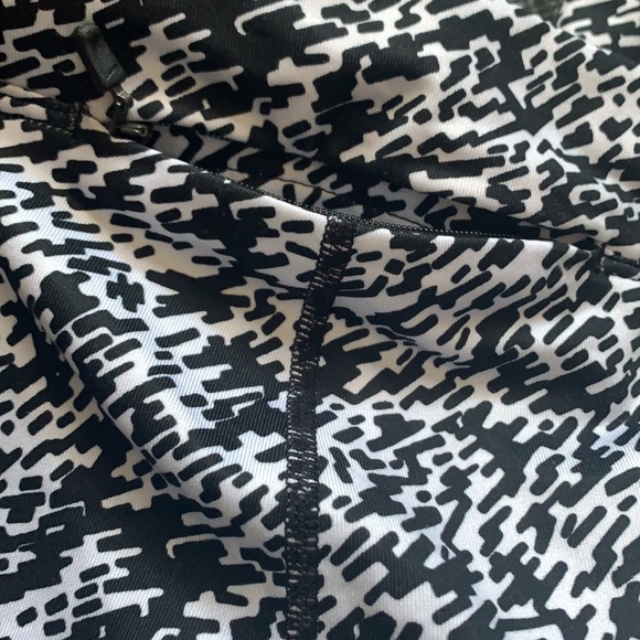 Nike crops - Picture 4 of 4